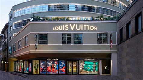 louis vuitton milano monte napoleone|Louis Vuitton milano italy.